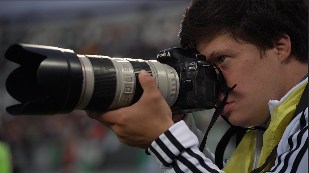 🥹 El FÚTBOL también es esto. 👏 Diego Arana, fotógrafo del CD Badajoz, se ha convertido en un REFERENTE de la INCLUSIÓN en España.