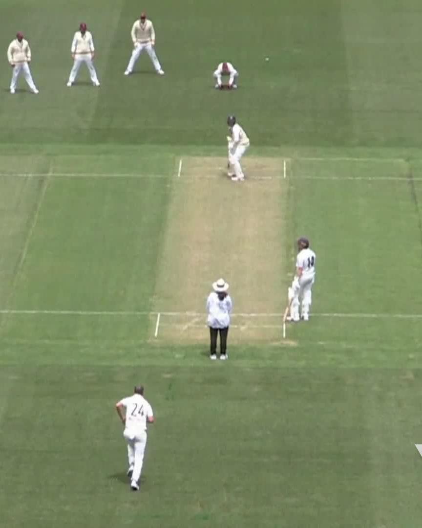 Peter Handscomb leaves it VERY late to pull away at the MCG.... #SheffieldShield