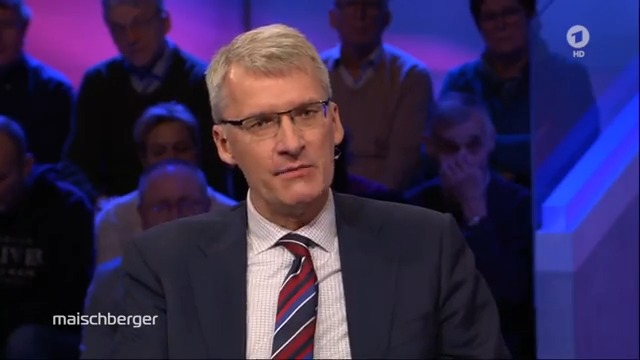 Joe #Biden habe nach jetzigem Stand relativ gute Chancen auf eine Wiederwahl, erklärt ZDF-Korrespondent Elmar #Theveßen. "Er ist zerbrechlich, das muss man klar sagen, aber gleichzeitig ist er geistig voll in der Lage, dieses Amt auszuführen.“ #maischberger #USWahl Das Erste