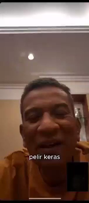 Lepas cerita founder baju melayu tak bayar hutang, tamat pulak kisah Bapok delulu terpaling abang angkat Ni timbul pulak tengok pelir dan makan buah Katakan lah ini semua AI 😭😭😭 Penat lah nak cover sundels!