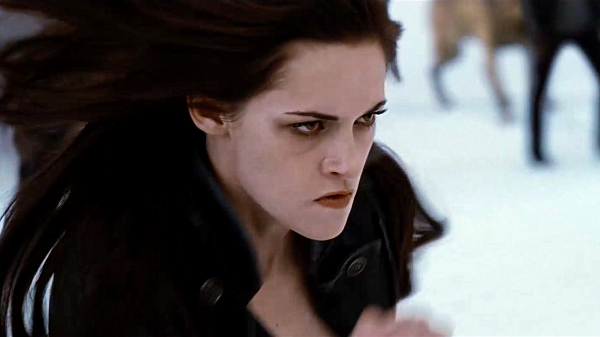 11 anos do lançamento de “A Saga Crepúsculo: Amanhecer: Parte 2” e é impossível esquecer o impacto dessa cena. 🤯