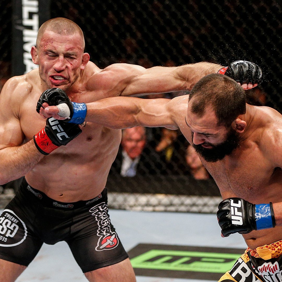 10 anos hoje de 🇨🇦 Georges St-Pierre x 🇺🇲 Johny Hendricks, a polêmica e última das nove defesas de cinturão do maior meio-médio da história do UFC.