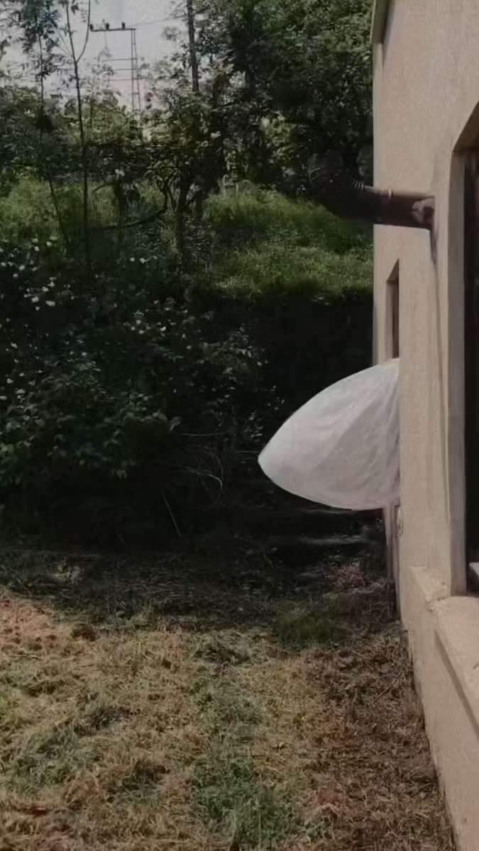 Bir yolda yürüyorsun; Yolun yarısı birilerinin seni dağıtmasıyla, diğer yarısı da kendini toparlamakla geçiyor..