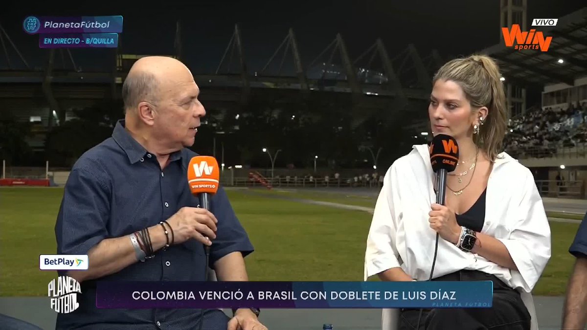 Este y el hijo son lo peor que le ha pasado a los medios de comunicación Colombianos. Inmamables.