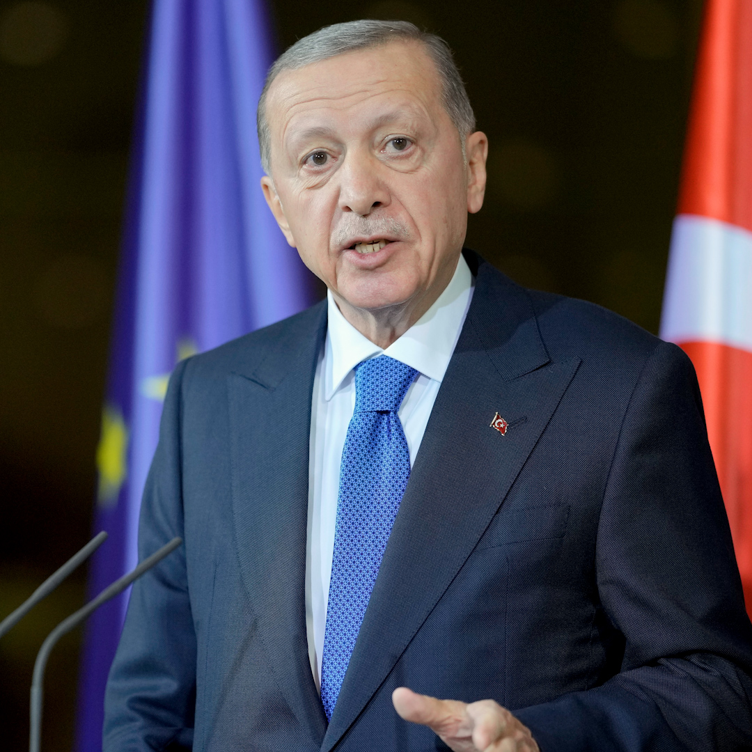 Peak Erdogan, telling German media in Berlin right next to Scholz that Turkey hasn’t partaken in holocaust and it isn’t indebted to Israel, so he could freely speak about the Gaza atrocities