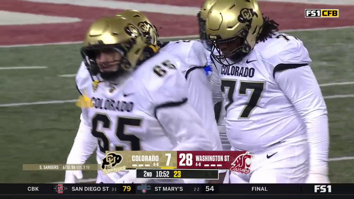 'Overrated' chants break out from the Washington State student section