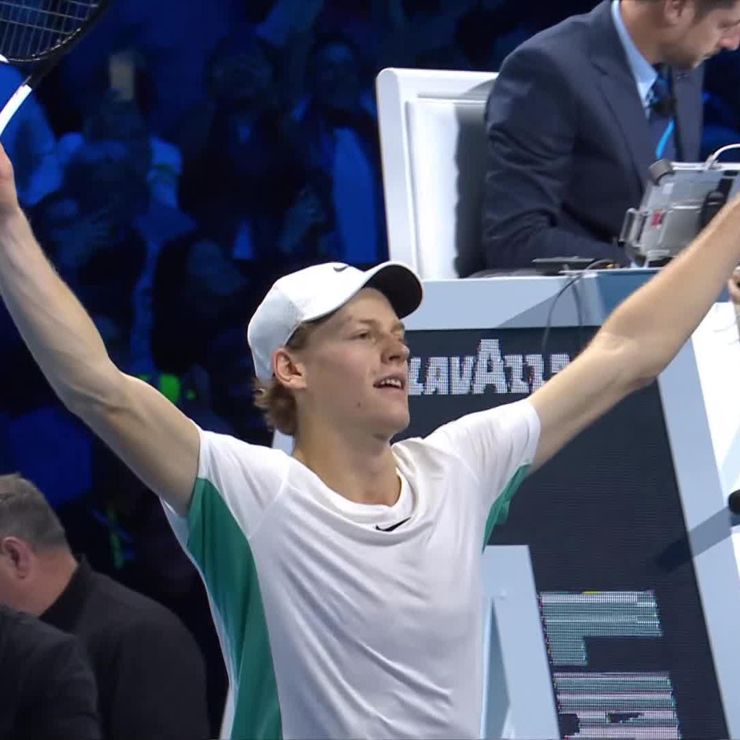 🇮🇹 SINNER SENDS TURIN CRAZY 🇮🇹 Jannik Sinner defeats Medvedev 6-3 6-7 6-1 to advance to the #NittoATPFinals Final in front of an ELECTRIC Turin crowd! 🤩