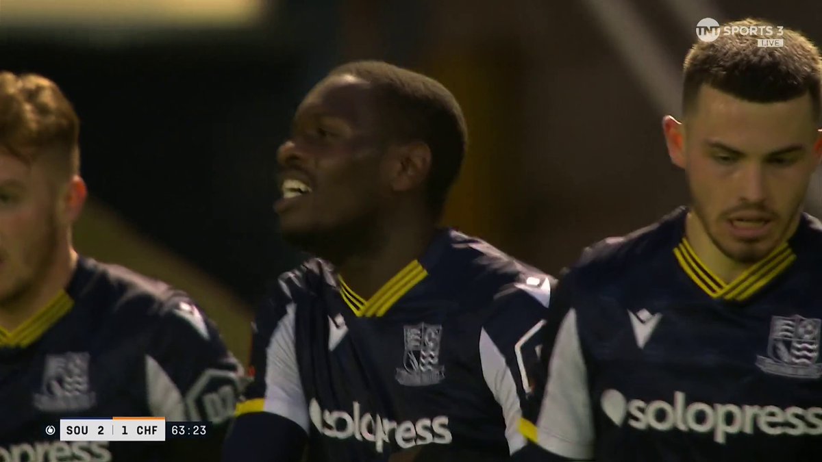 Unbelievable 🤯 Two goals in two minutes sees Southend United take the lead against top of the table Chesterfield!