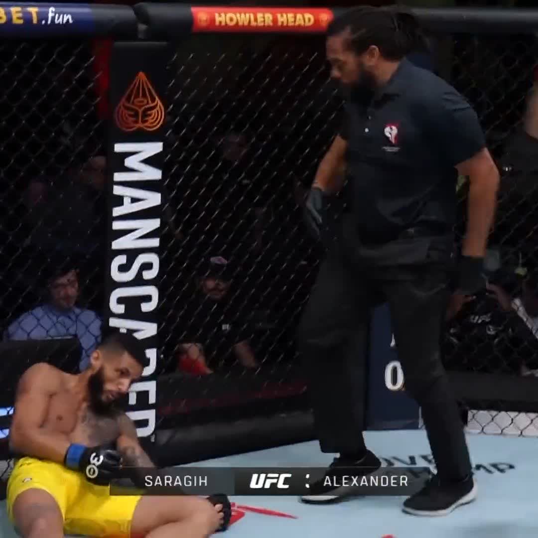What a knockout by Jeka Saragih 🤯 He gets the finish in round one and hits his victory dance🕺 #UFCVegas82