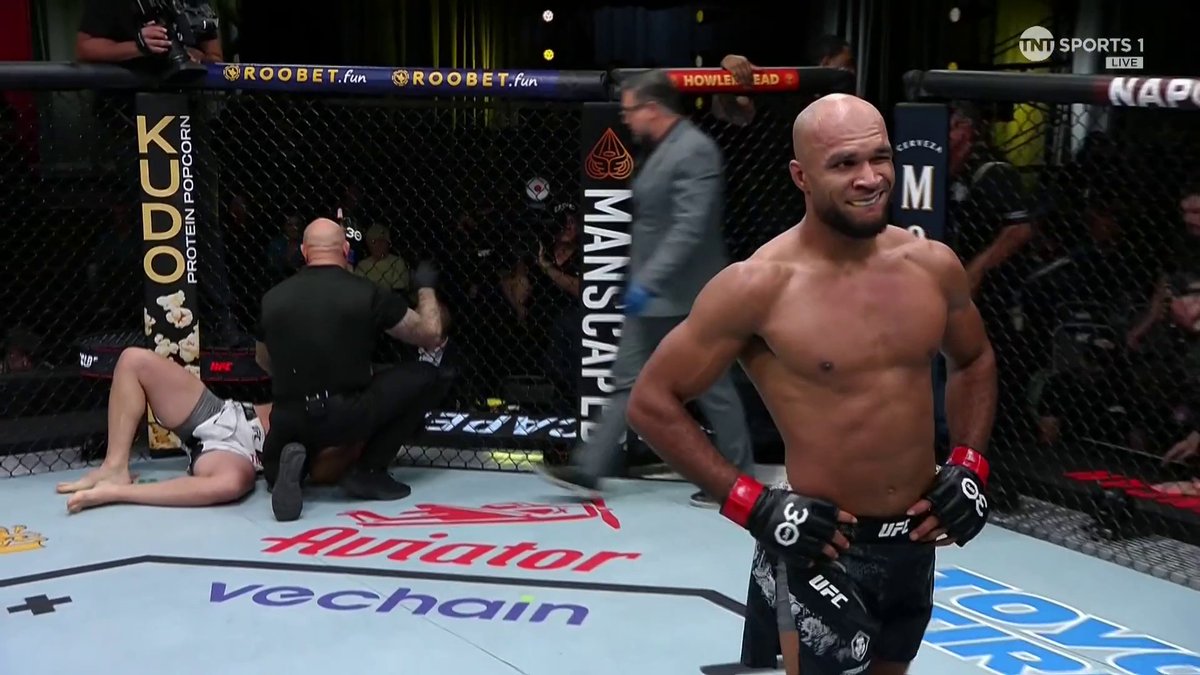 WOW! What a performance by Christian Leroy Duncan! 🏴󠁧󠁢󠁥󠁮󠁧󠁿 👊 #UFCVegas82
