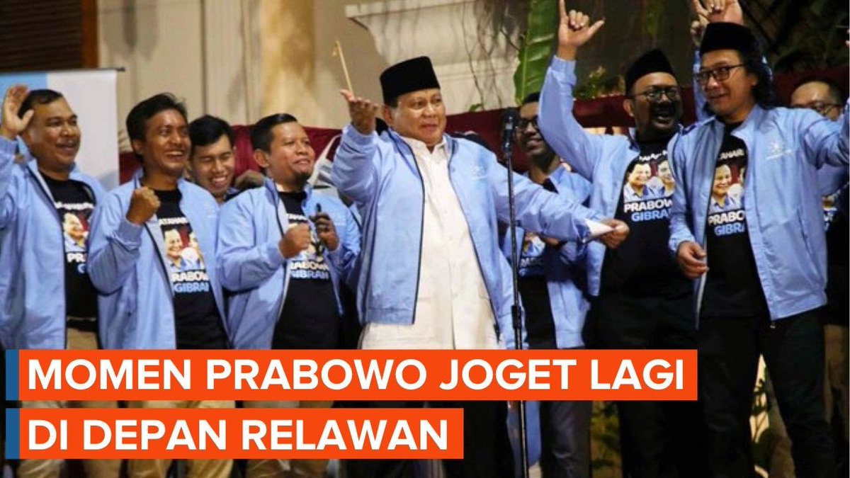 Calon Presiden (Capres) Prabowo Subianto, kembali melakukan aksi joget di depan relawan. Aksi ini dilakukan olehnya usai menerima deklarasi dukungan relawan Matahari Pagi, pada Sabtu (18/11/2023) ~J #Prabowo #PrabowoSubianto #PrabowoGibran #JernihMemilih #JernihkanHarapan