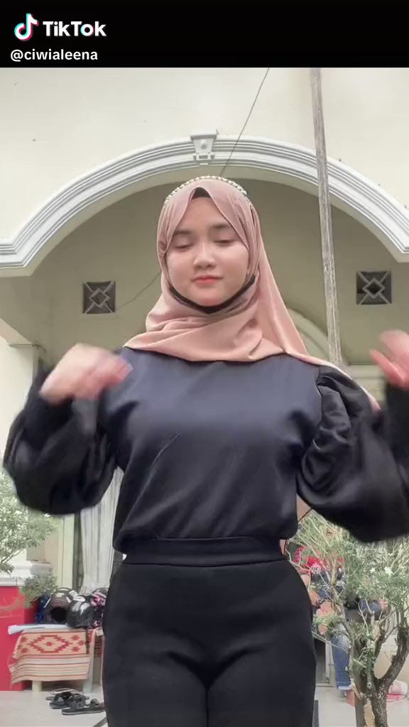 Tiktok Id : 📌 ciwialeena