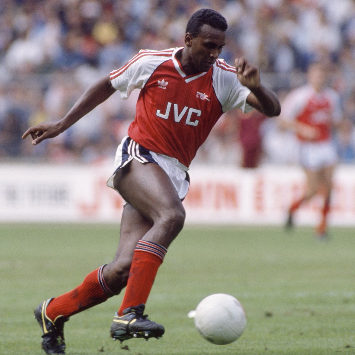 🎶 Oh Rocky, Rocky 🎶 On this day in 1988, David Rocastle danced through the Middlesbrough defence and scored this goal 👊