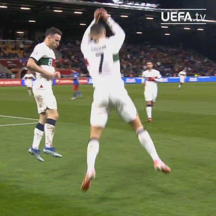 Inevitable 😤 10 goals in 8 #EURO2024 qualifiers for Cristiano Ronaldo 🇵🇹🤩