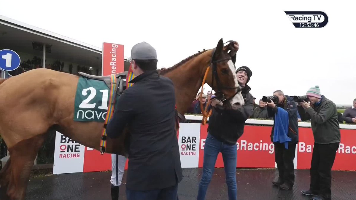 A first rules winner for Caragh Monaghan 👏 St Denis's Well causes a 40/1 shock in the Gaeil Colmcille GAA Kells "Day At The Races" Handicap Hurdle, making it a day to remember for the rider.