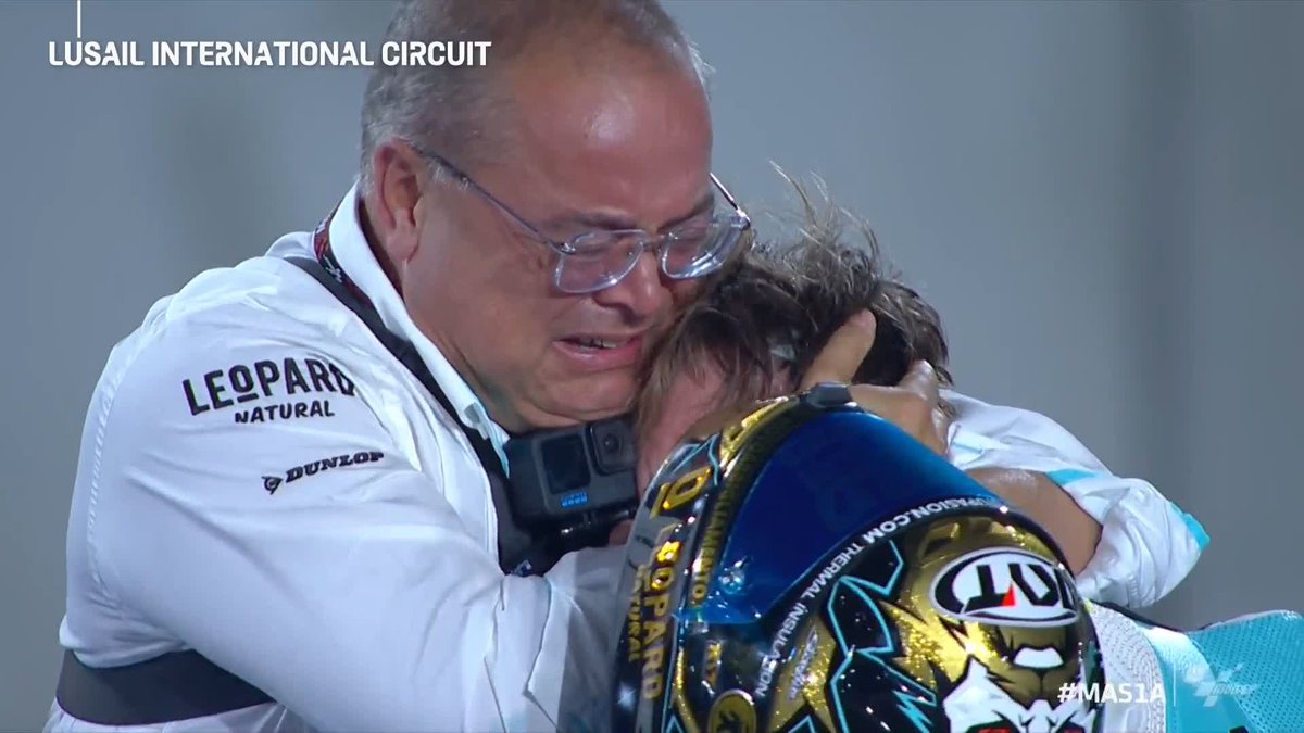 Beautiful, beautiful scenes! 🫶 The tears are uncontrollable as the #1 goes on! 🙌 #QatarGP 🇶🇦 | #MAS1A 🏆