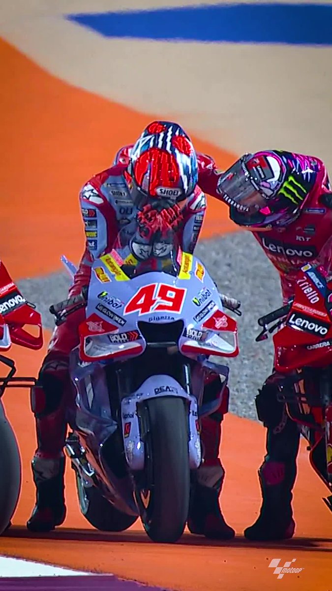Amazing scenes right after the race 🥹 Literally everyone was happy for Fabio Di Giannantonio's first win ❤️ #QatarGP 🇶🇦