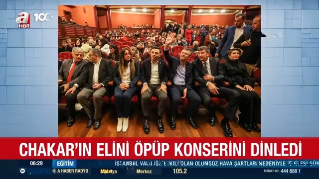Özgür Özel, Türkiye düşmanı sanatçının elini öptü! CHP'nin yeni Genel Başkanı Özgür Özel, HDP'li Pervin Buldan ile birlikte İstanbul Kadıköy'de düzenlenen "Bir Opera Gecesi" dinletisine katıldı. Türkiye'yi işgalci gören ve Kürt devleti isteyen Chakar'ın elini öptü.