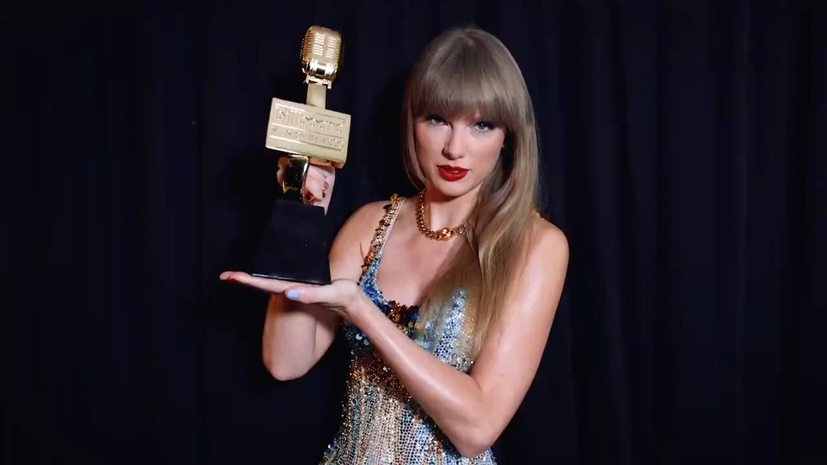 TEN #BBMAs WINS for Taylor Swift including ❤️ TOP ARTIST 💛 Congratulations! 🏆🏆🏆🏆🏆🏆🏆🏆🏆🏆
