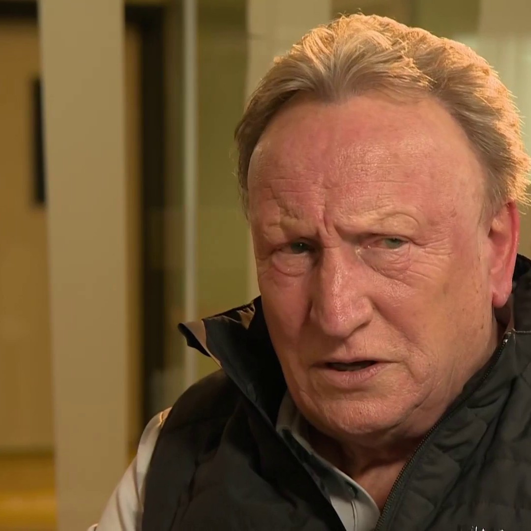 "It will be nice to have a club mid-table that I can have a go getting into the play-offs rather than somebody bottom of the league" 😂 Neil Warnock says he is open to starting a new managerial job after Christmas ⬇️
