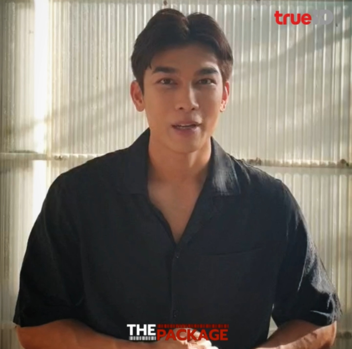 📦ถ่ายโปสเตอร์กันไปเมื่อวานนี้ สำหรับภาพยนตร์ “The Package พัสดุผ่าแดนมรณะ” ทีมงานส่งคลิปทักทายจากนักแสดงมาฝากกันด้วยค่ะ อดใจรอชมกันได้ในปี 2024 นะคะ 📌โหลด #TrueID ไว้ จะได้ไม่พลาดซีรีส์ หนัง อนิเมะ ดีๆ ปังๆ เพียบ #ThePackageTH #MewSuppasit #มิวศุภศิษฏ์