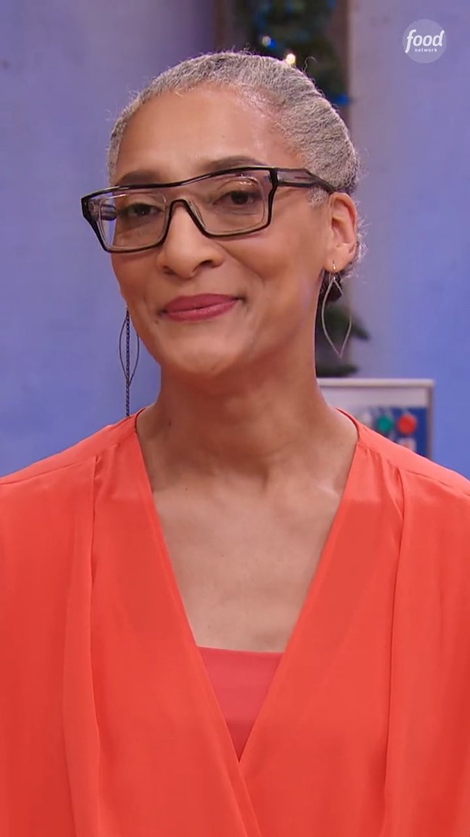 .Carla Hall goes back to the basics as she shares her tips for decorating a picture perfect pie 🥧 #HolidayBakingChampionship is all-new TONIGHT at 8|7c or hbo max fka. #StreamOnMax