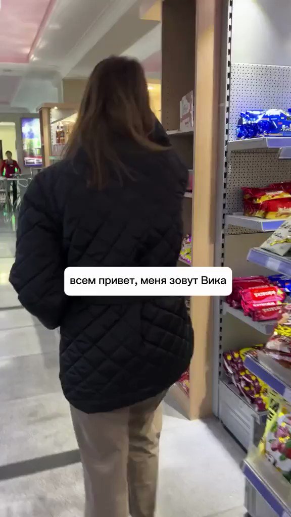 Просто нагадування, що в них стільки грошей, що вони навіть блогерку відправили жити на пмж в Північну Корею щоб пропагандувати як там все заєбумба у товаріща Кіма і потіхонєчку закідувать удочку для майбутнього турізма