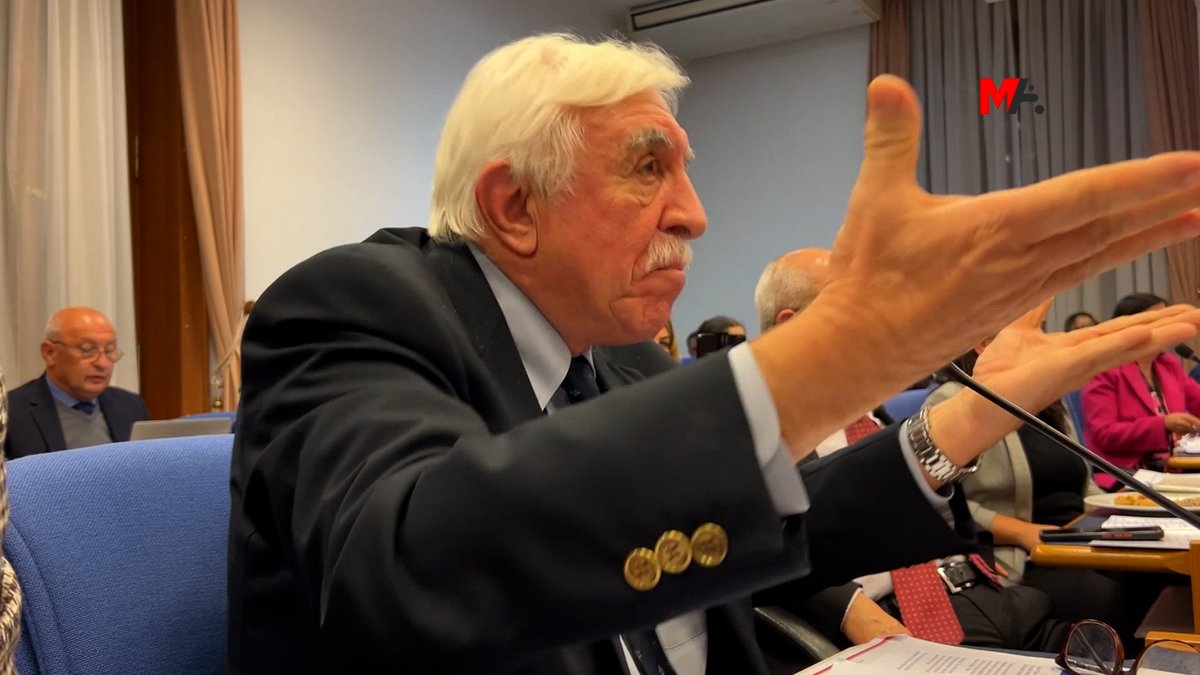 Çandar: YPG terör örgütü değildir PYD Eşbaşkanı Salih Müslim Ankara’da ağırlandığını ancak Türkiye’nin YPG’yi daha sonra “terör örgütü” olarak görmeye başladığına işaret eden HEDEP’li Cengiz Çandar, kendisine “Değil mi” diye soran AKP’lilere, “Değil tabi” yanıtını verdi.