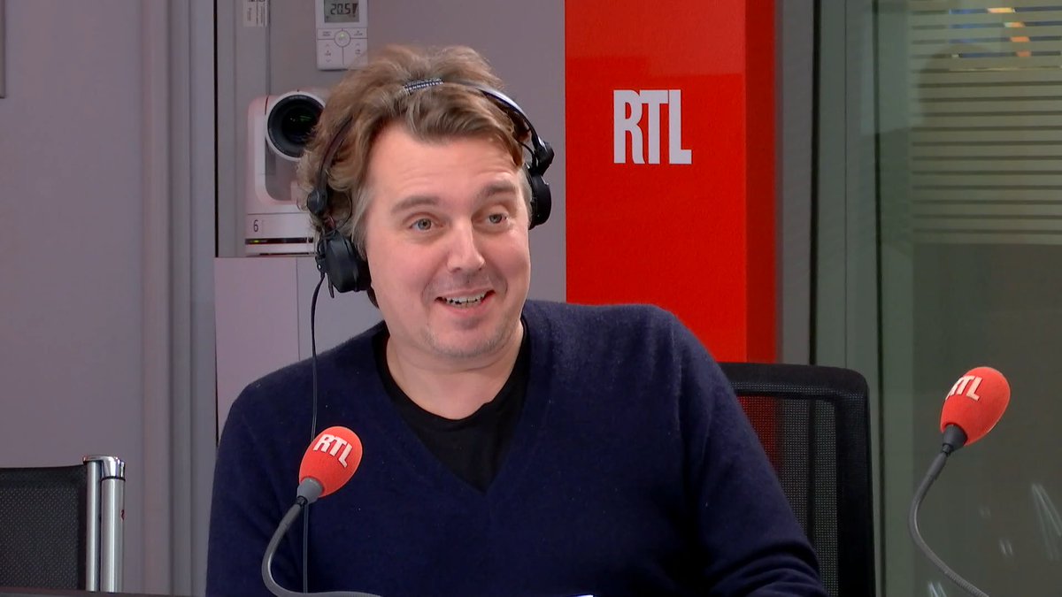 😂 Alex Vizorek sur l’affaire Joël Guerriau qui a été testé positif aux amphétamines, aux opiacés, MDMA… : "Il n’a plus rien à faire en politique. Sa place est désormais au départ du Tour de France." La "VizoConférence" dans #RTLBonsoir !