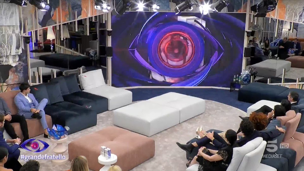 Letizia riceve un videomessaggio da Nicole, la sua ex fidanzata. #GrandeFratello