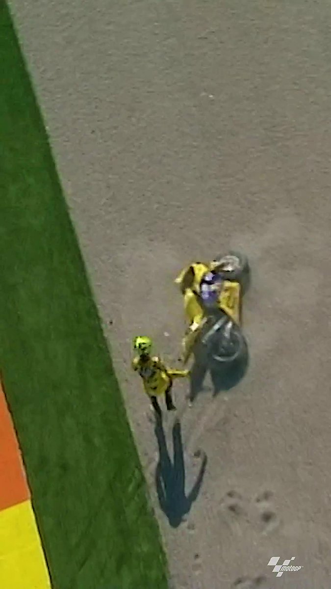 One of the most iconic title deciders in #MotoGP history 😱 Valentino Rossi crashing out and Nicky Hayden's emotional title win at the 2006 #ValenciaGP 🏁 will always live rent-free in everyone's head 🔙