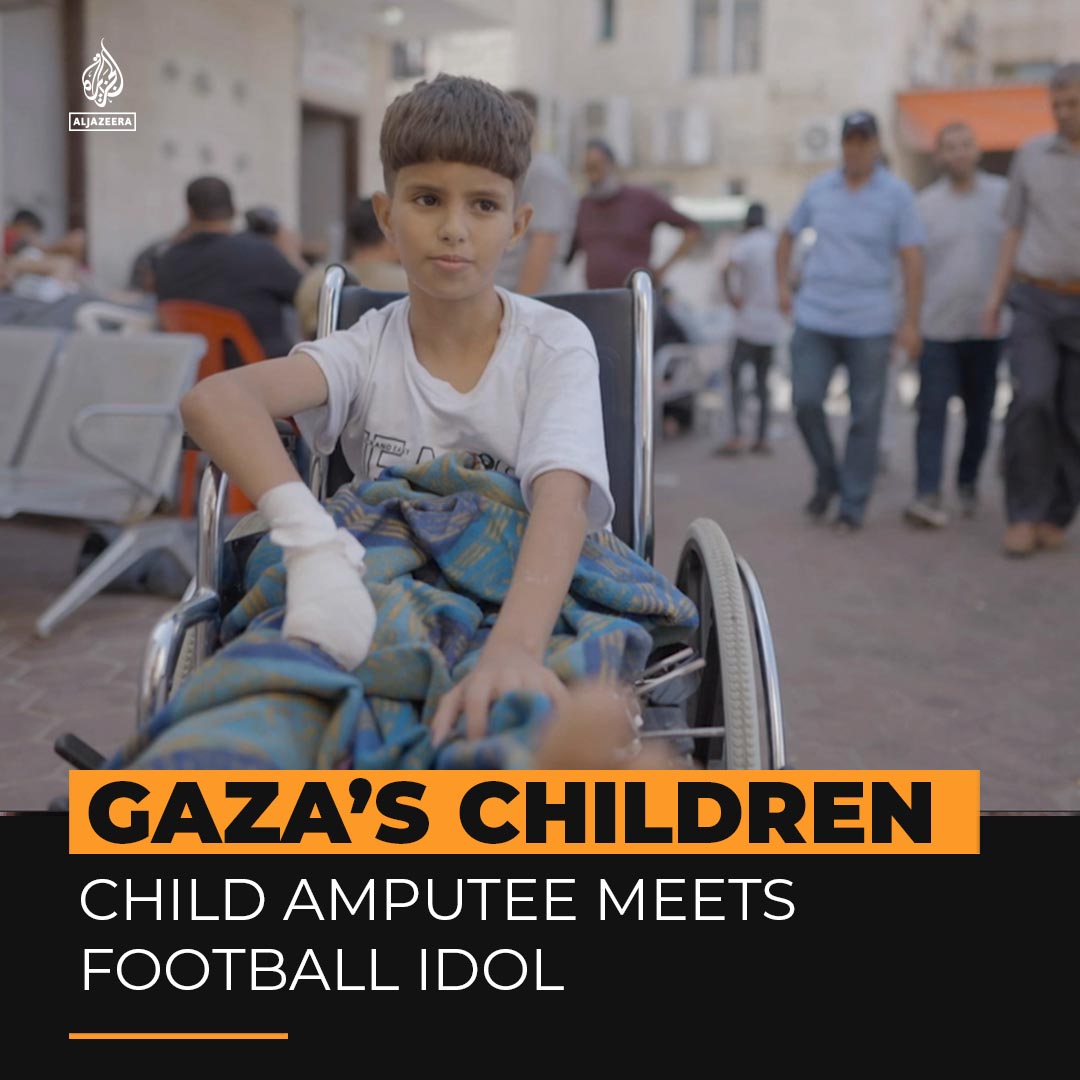“My dream just came true.” 11-year-old Asif Abu Mahadi lost his leg in an Israeli air strike in Gaza. It’s his dream to get back on the football pitch and play just like his idol – Morocco's goalkeeper Yassine Bounou, who called Asif to wish him well ⤵️