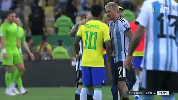O RODRYGO MANDOU O MESSI IR TOMAR NO CU KKKKKKKKKLKKK