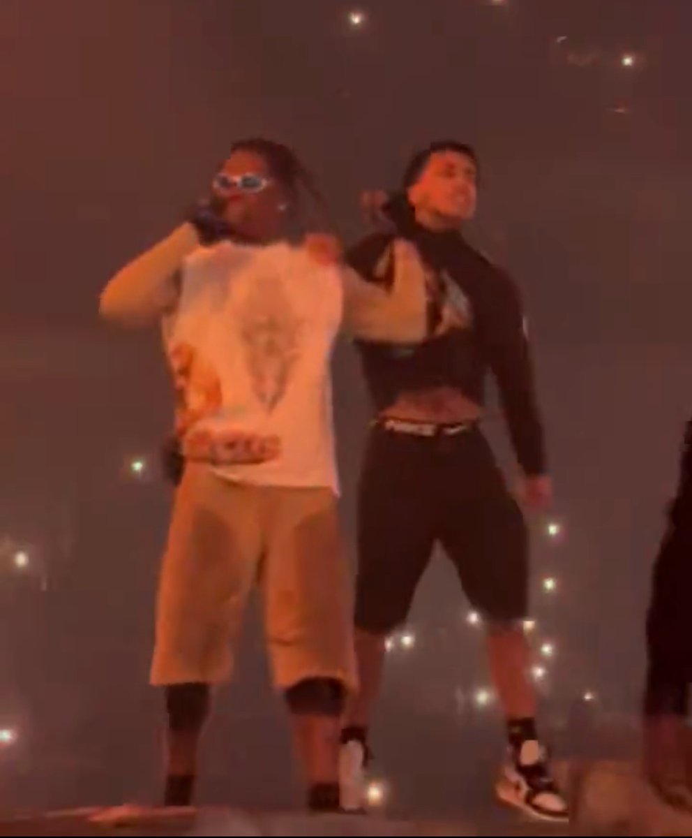A fan rushed the stage tonight &amp; Travis Scott just kept performing 😭🔥 1st stage dive we’ve seen this tour!