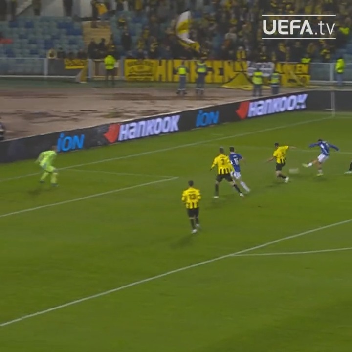 Fredrik Gulbrandsen beating the angle 📐 Molde Fotballklubb || #UEL