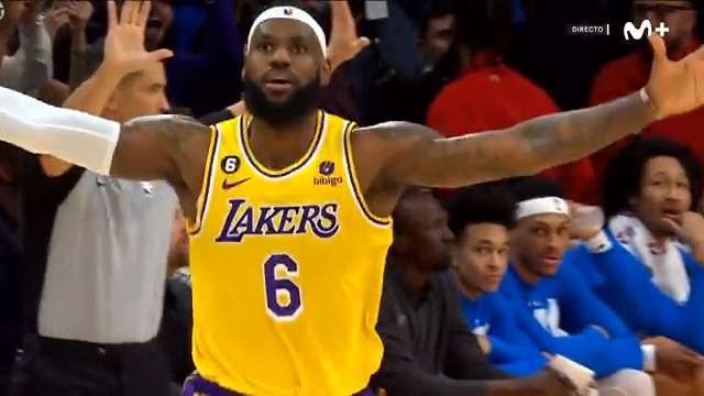 👑 𝗦𝗢́𝗟𝗢 𝗔𝗟 𝗔𝗟𝗖𝗔𝗡𝗖𝗘 𝗗𝗘𝗟 𝗥𝗘𝗬. LeBron James se convierte en el primer jugador de la historia de la #NBA en superar los 39.000 puntos. #DeportePlus #dormiresdecobardes