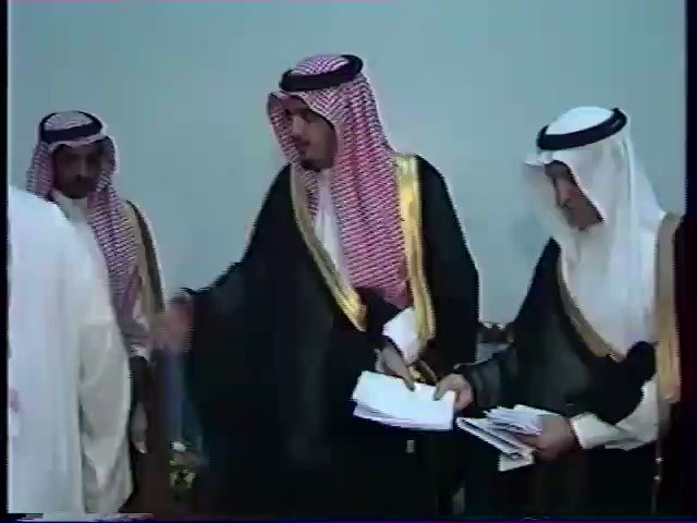الأمير #عبدالعزيز_بن_فهد حفظه الله في زيارة لمحافظة #الغاط عام ٢٠٠٣م. الله يديم عزك يـ ابوتركي❤️🙏🏻 #تاريخ_ملوكنا_آل_سعود