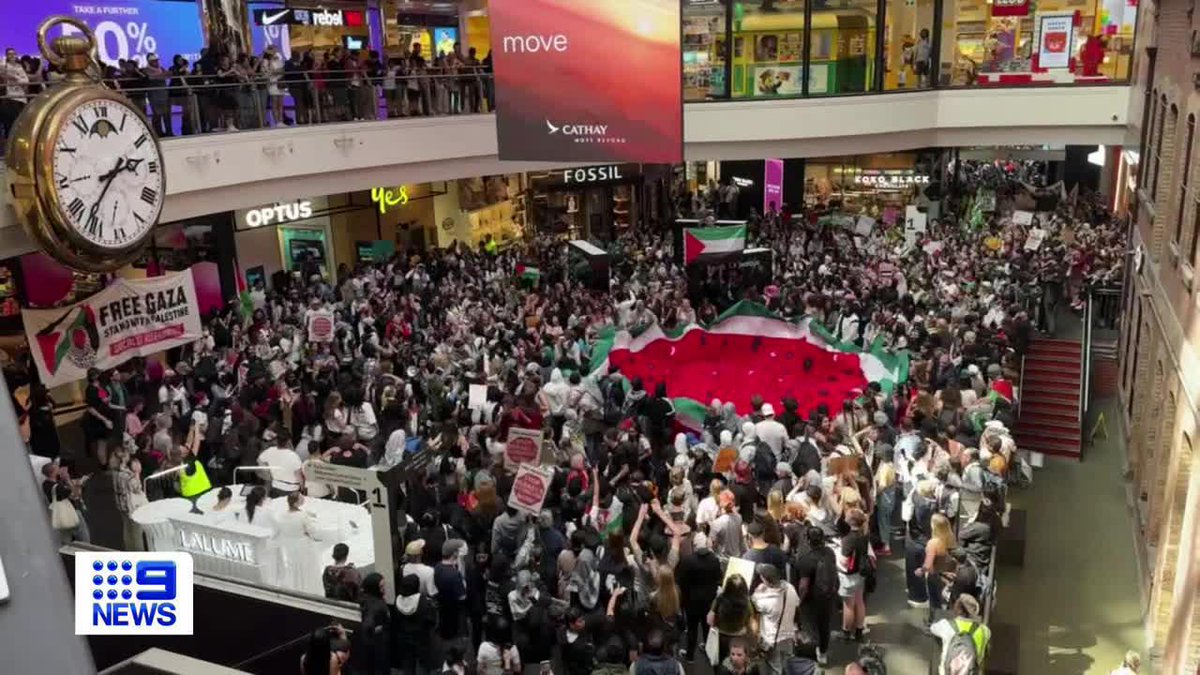 School students across Sydney will walk out of their classrooms tomorrow for a pro-Palestine rally. It follows a student-led demonstration in Melbourne today. #9News
