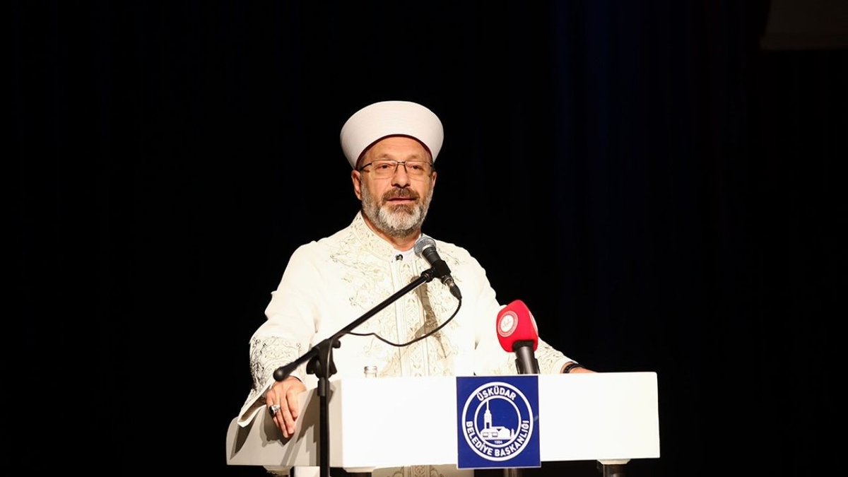 Bazı insanlar sadece hayatlarında değil, vefat ettikten sonra da hayra hizmet etmeye devam ederler. Geçtiğimiz yıl rahmet-i Rahman’a kavuşan Prof. Dr. Raşit Küçük hocamız da bu insanlardan birisidir. Cenab-ı Hak, hem Raşit Hocamıza ve vefat eden bütün hocalarımıza merhametiyle muamele eylesin İnşallah. Onları Peygamberimize komşu eylesin. Âlimler, Peygamberlerin varisleridir. Peygamber varisi olan bütün âlimlerimizin yolundan gitmek de biz talebelerine nasip olsun inşallah.