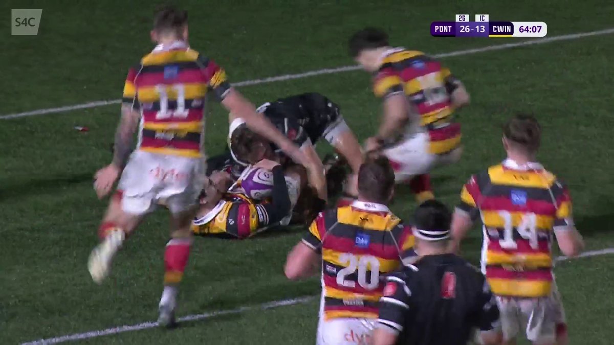 CAIS RHODRI DAVIES "Cais unigol anhygoel!" gan Davies o hanner ei hun. Quins back in it after Davies' solo brilliance. ๐ฒ Rygbi Byw: ๐ด Live Rugby: #IndigoPrem | Welsh Rugby Union ๐ด๓ ง๓ ข๓ ท๓ ฌ๓ ณ๓ ฟ | Pontypridd RFC 26 v Carmarthen Quins RFC 20