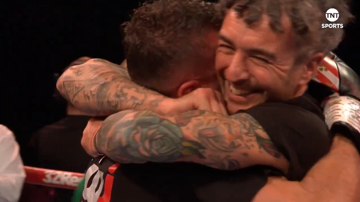 "They don't do that to people from where we're from...I want you to feel f*****g great!" That special relationship between Nathan Hitman Heaney and trainer Steve Woodvine ❤️ The corner work to the celebration, just look what it meant to become British champion 🇬🇧