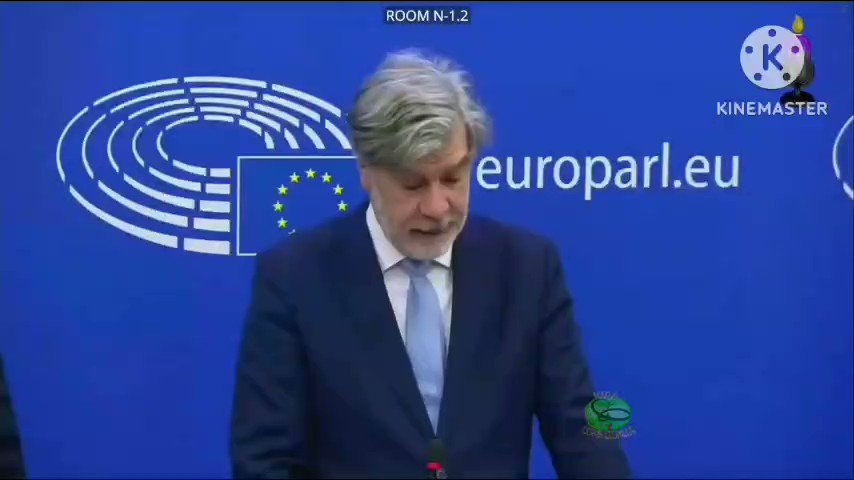 3/6 Antes del que paciente sea vacunado, toda la información de seguridad debe considerarse cuidadosamente antes de administrar o recomendar cualquier vacuna (Si, esto iba por los médicos)