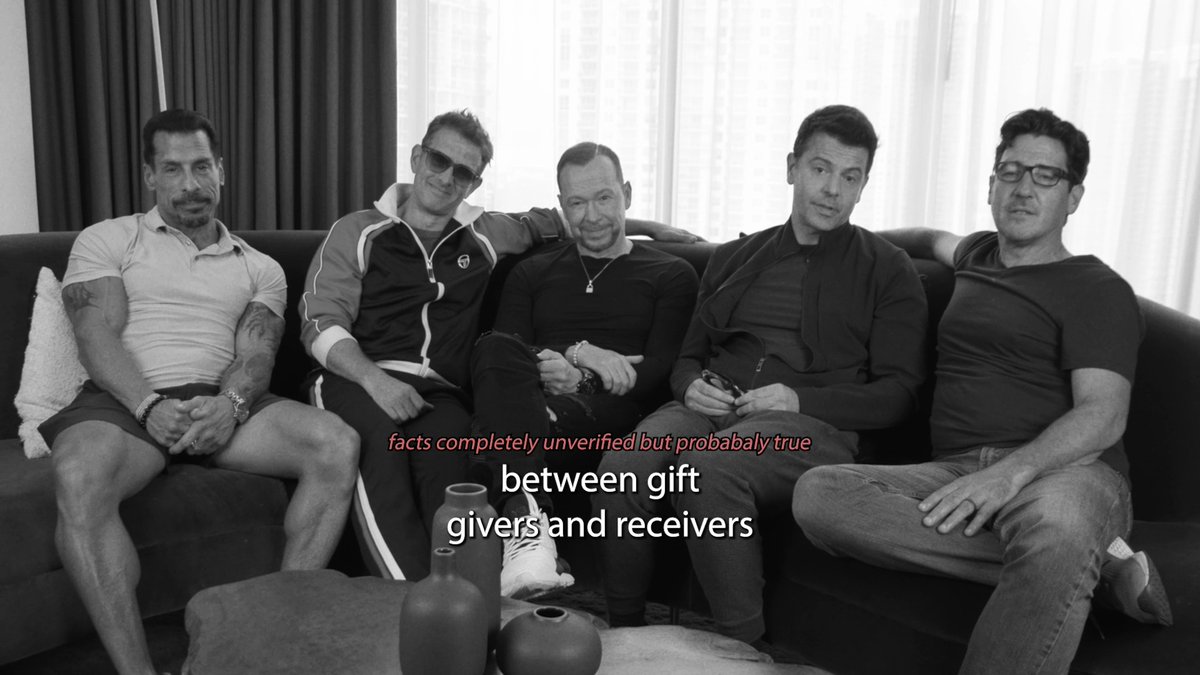 We can’t think of a more unforgettable gift than tickets to see New Kids on the Block 😍 Head to if you were thinking about giving or receiving an unforgettable gift this year!