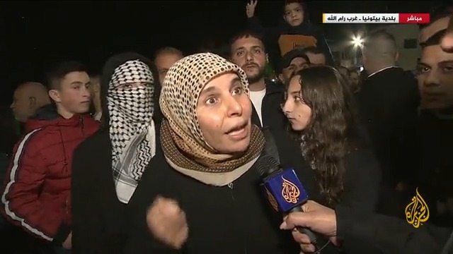 زوجة نائل البرغوثي "أقدم أسير" في سجون الاحتلال للجزيرة: نشكر المقاومة، وأتمنى أن يكون زوجي ضمن الصفقة في الدفعات القادمة بعد أن قضى 44 سنة في الحبس #الأخبار #حرب_غزة