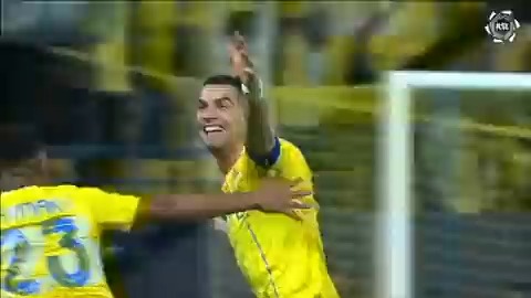 اقسم بالله اشفق على كل هلالي محروم من متعة النصر و رونالدو ، وش تبي بالهلال بفهم انا؟ عندك كل هذه المتعة الكروية وتشجع الهلال ، ترى الدنيا قصيرة ، خلك نصراوي وبس