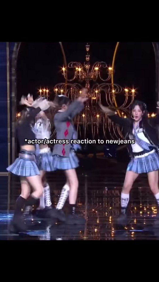 Pas nonton #NewJeans : 😍🥹☺️🥰 Pas nonton JYP : 😕🤨😨🧐 Semalem rame banget reactionnya para aktor aktris di #BlueDragonFilmAwards2023 cr: softformochi