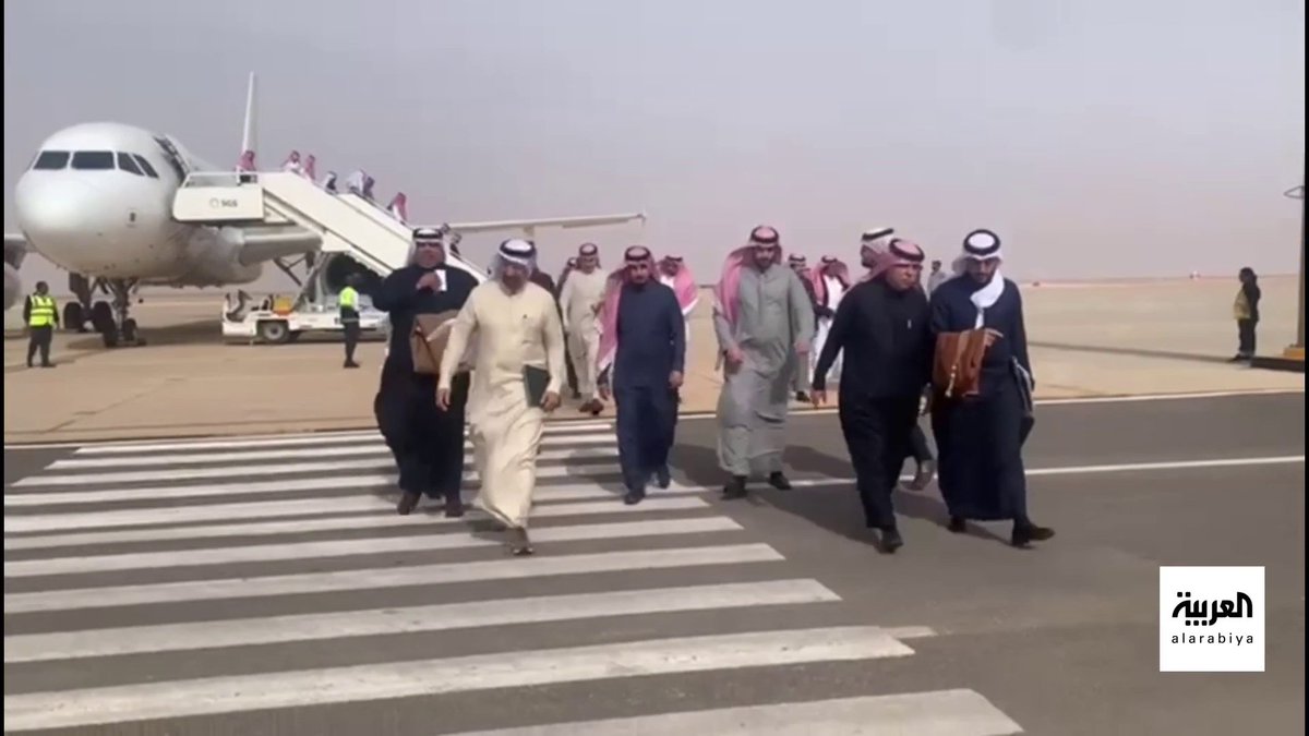 لقطات من توافد عدد من الوزراء والمسؤولين لحضور #منتدى_الحدود_الشمالية_للاستثمار الذي يُقام بعد قليل في مدينة #عرعر بمنطقة #الحدود_الشمالية عبر : جزاع النماصي