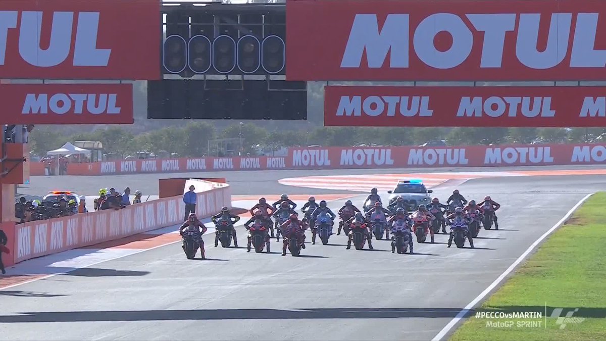 🚦 LIGHTS OUT IN THE #TissotSprint 🚦 Pecco Bagnaia gets a better start but Viñales leads now! 💪 #ValenciaGP 🏁 | #PECCOvsMARTIN