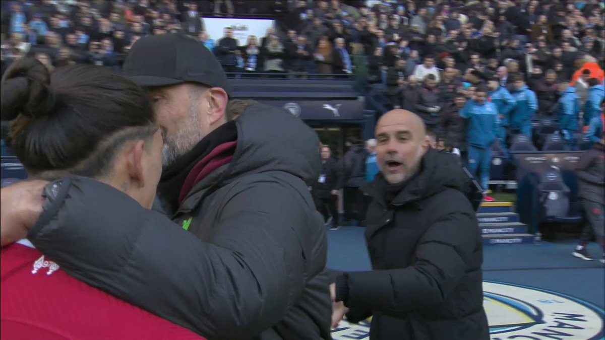 Darwin Núñez and Pep Guardiola at full-time... 👀