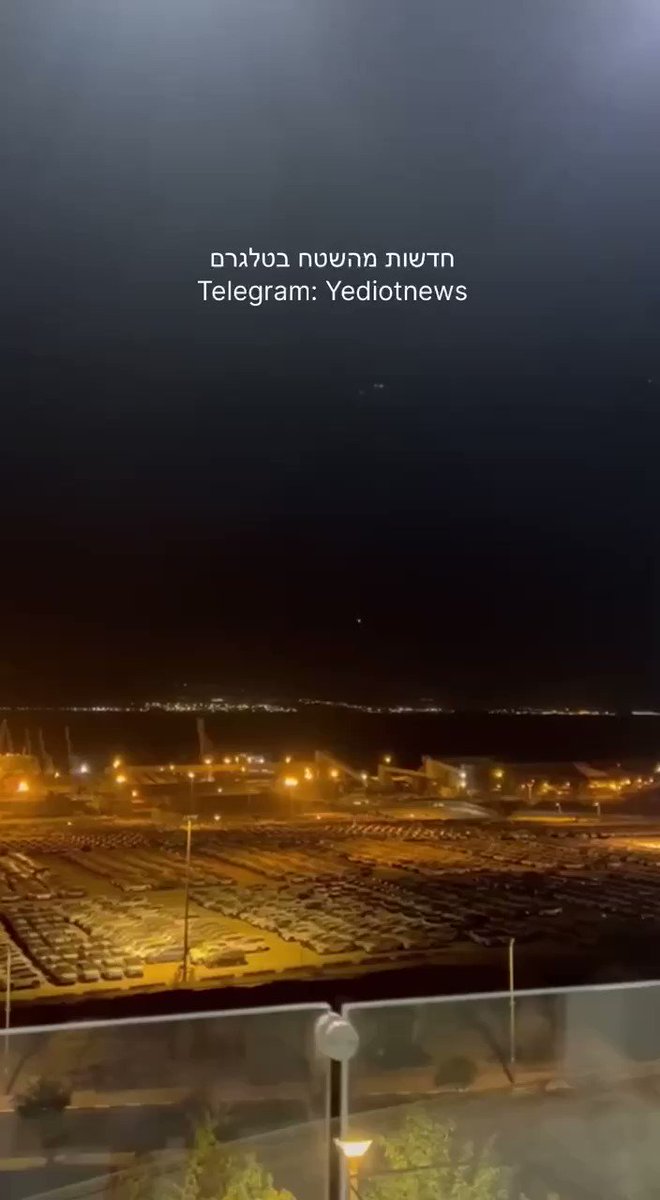 — 🇮🇱/🇾🇪 Moments ago, ballistic missiles in the sky above Eilat At least one interception reported.